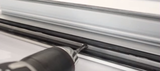 Установка автоматического порога (крепление с предустановленным винтом) inst_19.jpg