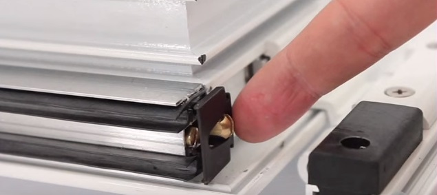 Установка автоматического порога (крепление с предустановленным винтом) inst_22.jpg