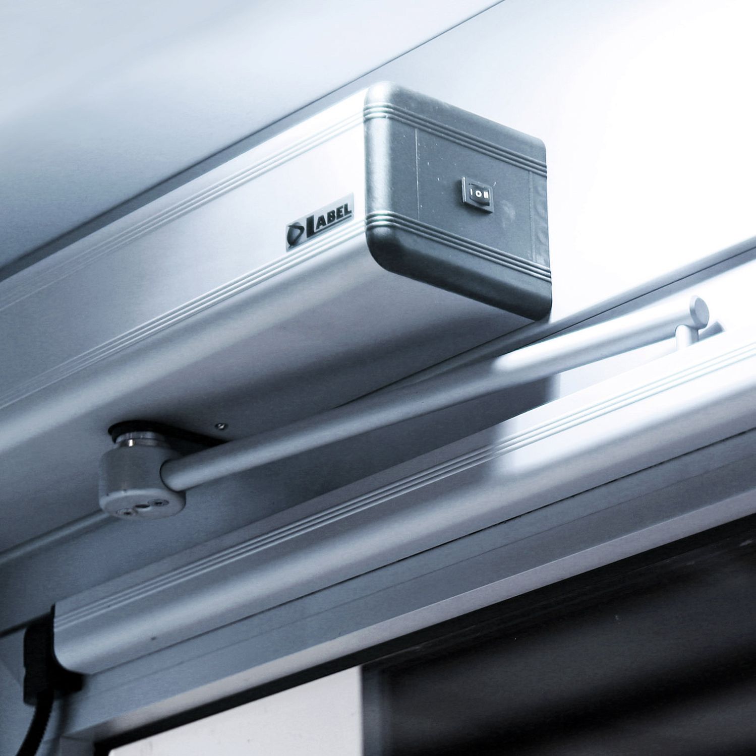 NEPTIS PLUS SMT привод для распашных дверей